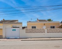 Resale - Villa - Torrevieja