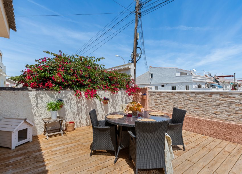 Resale - Villa - Torrevieja