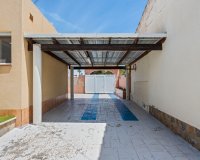 Resale - Villa - Torrevieja