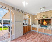 Resale - Villa - Torrevieja