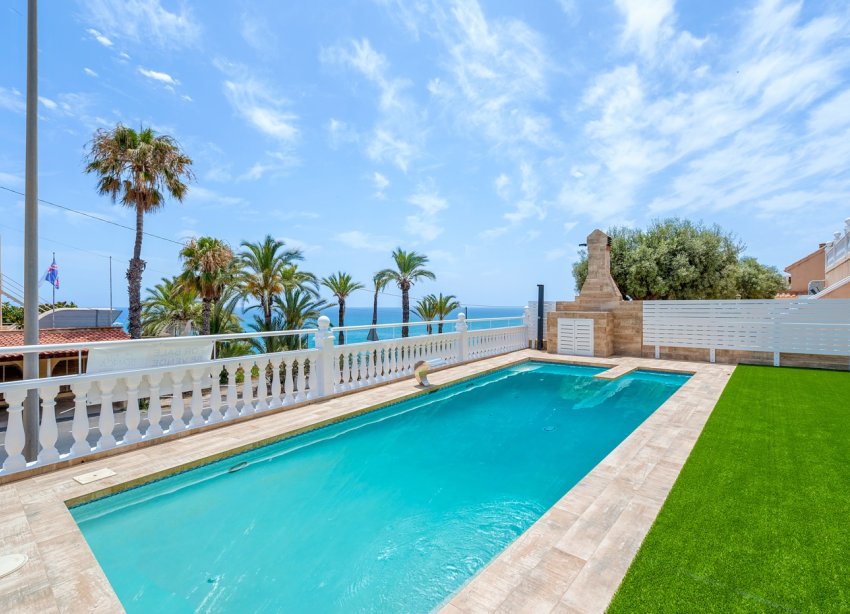 Resale - Villa - Torrevieja