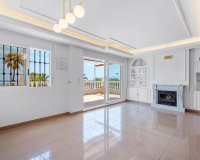Resale - Villa - Torrevieja