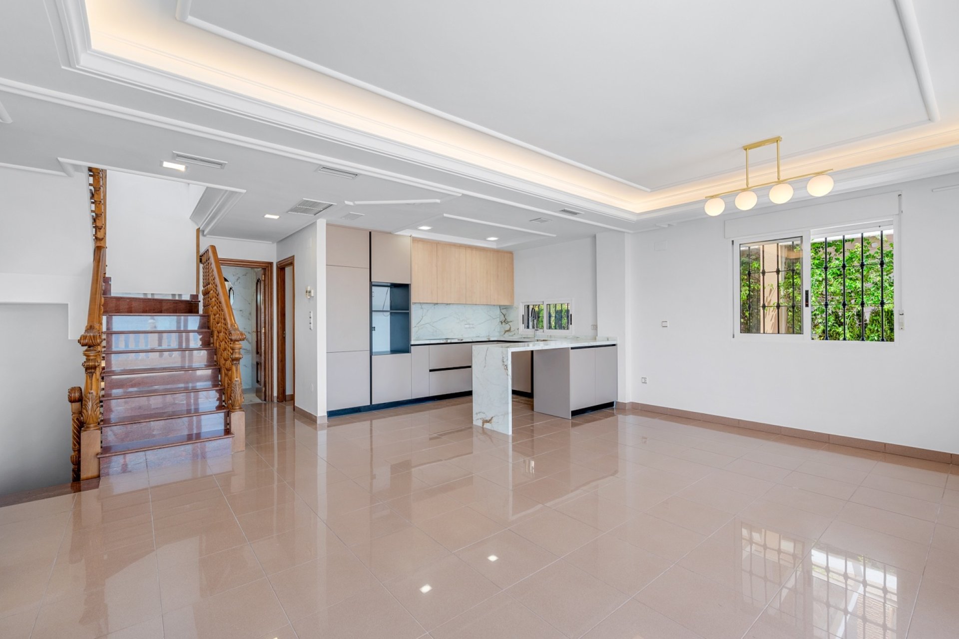 Resale - Villa - Torrevieja