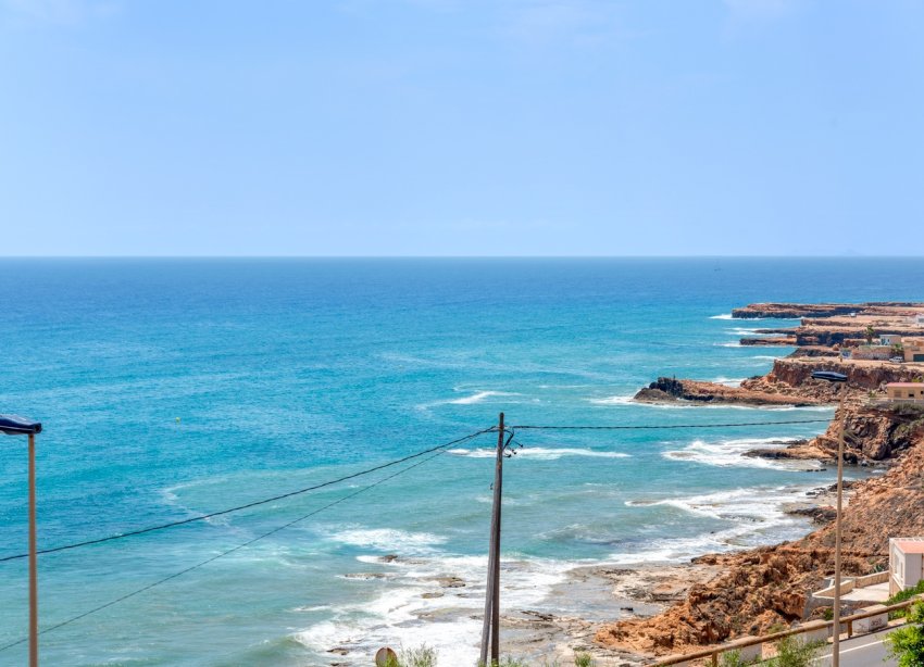 Resale - Villa - Torrevieja