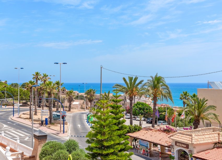 Resale - Villa - Torrevieja