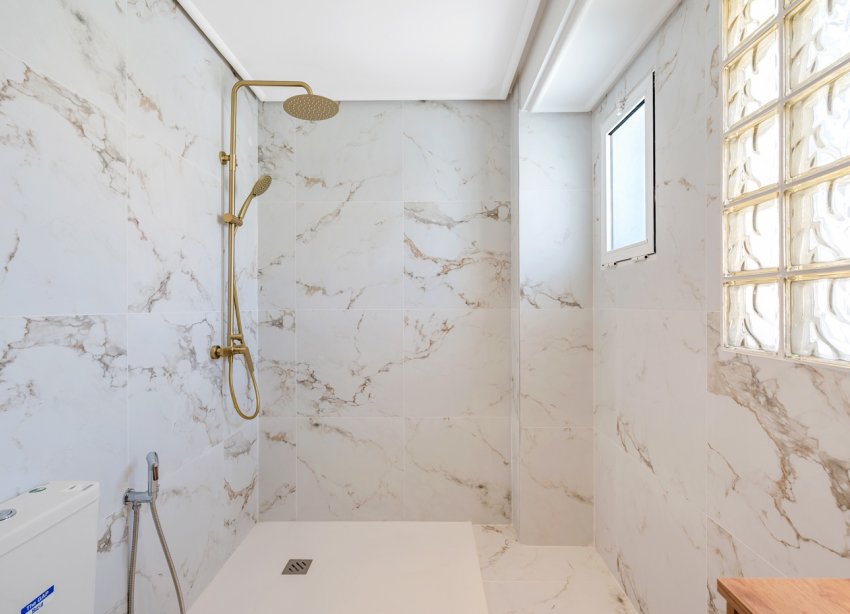 Resale - Villa - Torrevieja