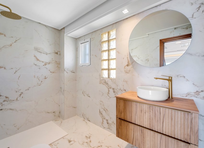 Resale - Villa - Torrevieja