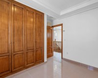 Resale - Villa - Torrevieja