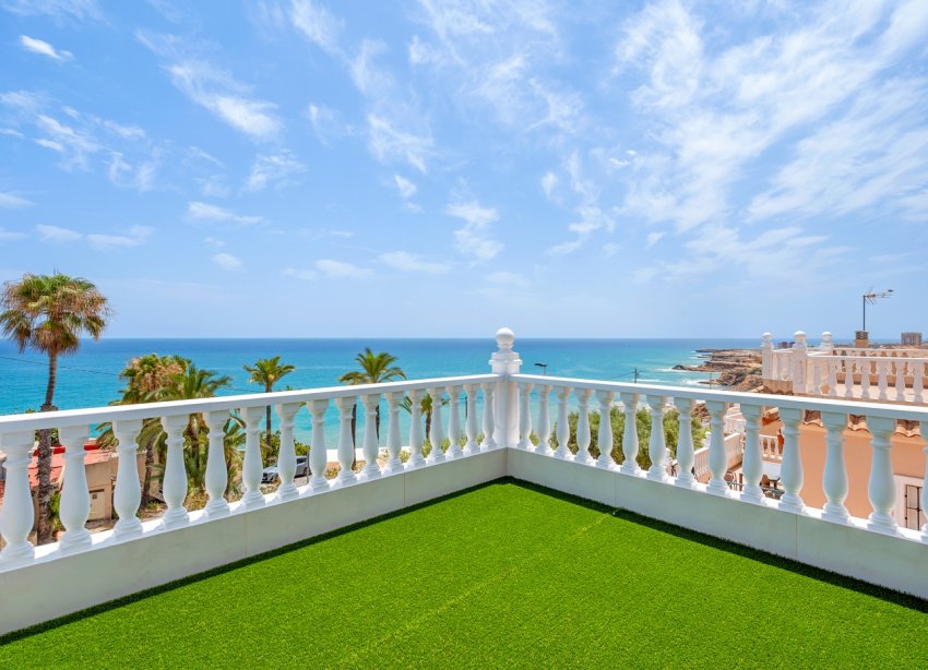 Resale - Villa - Torrevieja