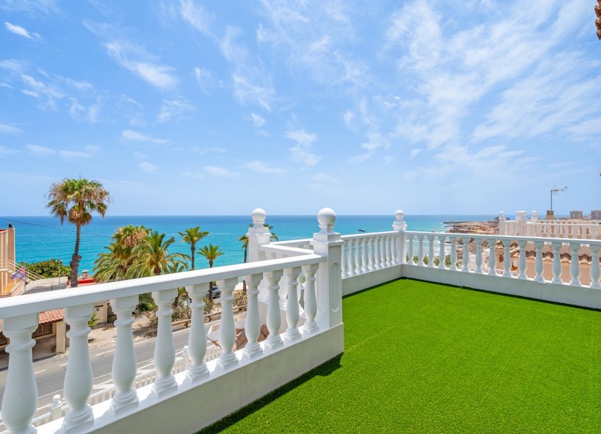 Resale - Villa - Torrevieja