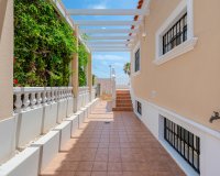 Resale - Villa - Torrevieja