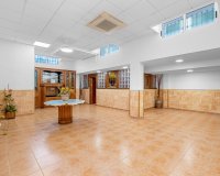 Resale - Villa - Torrevieja