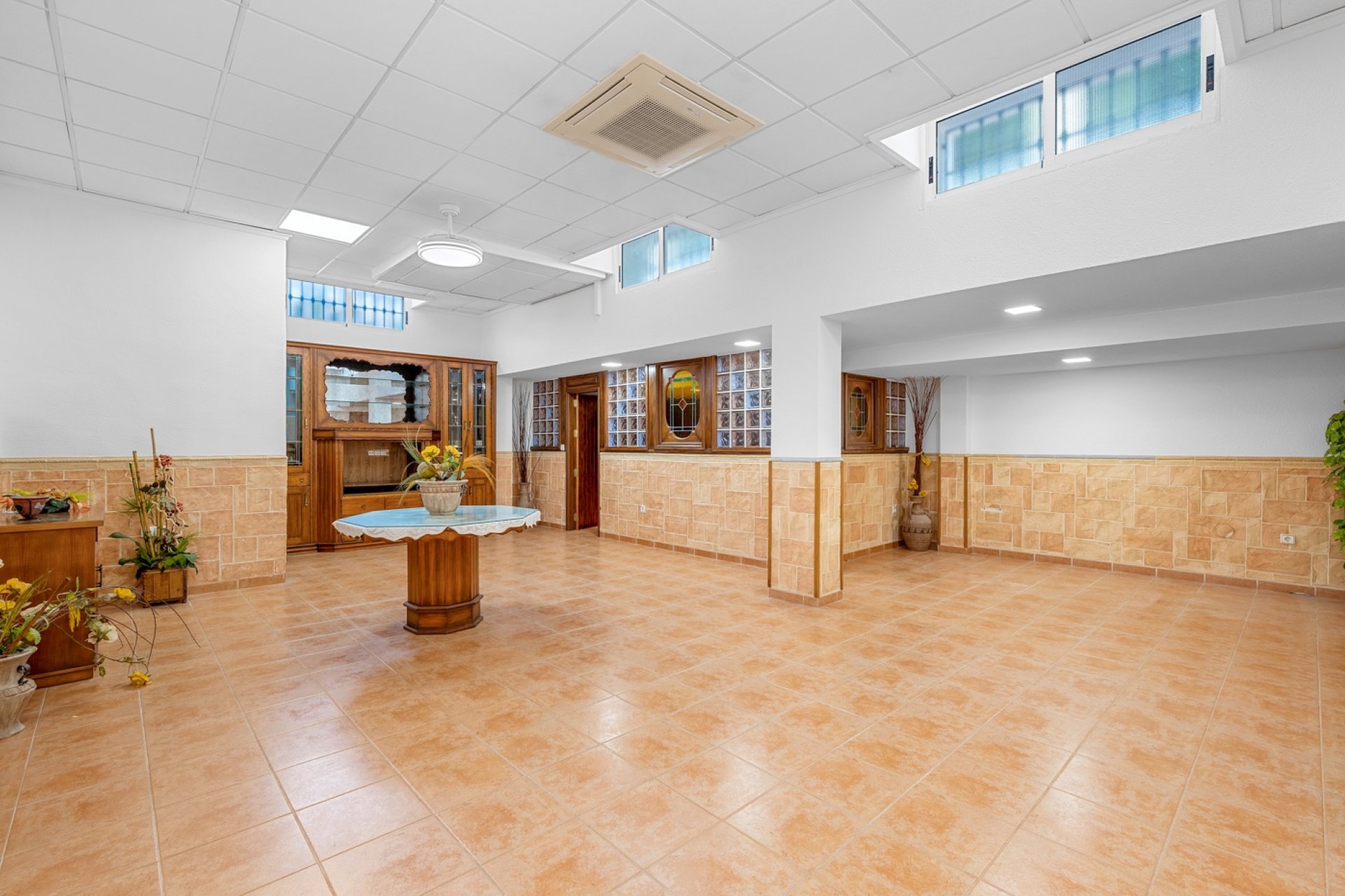 Resale - Villa - Torrevieja