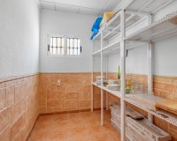 Resale - Villa - Torrevieja