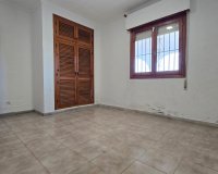 Resale - Villa - Torrevieja