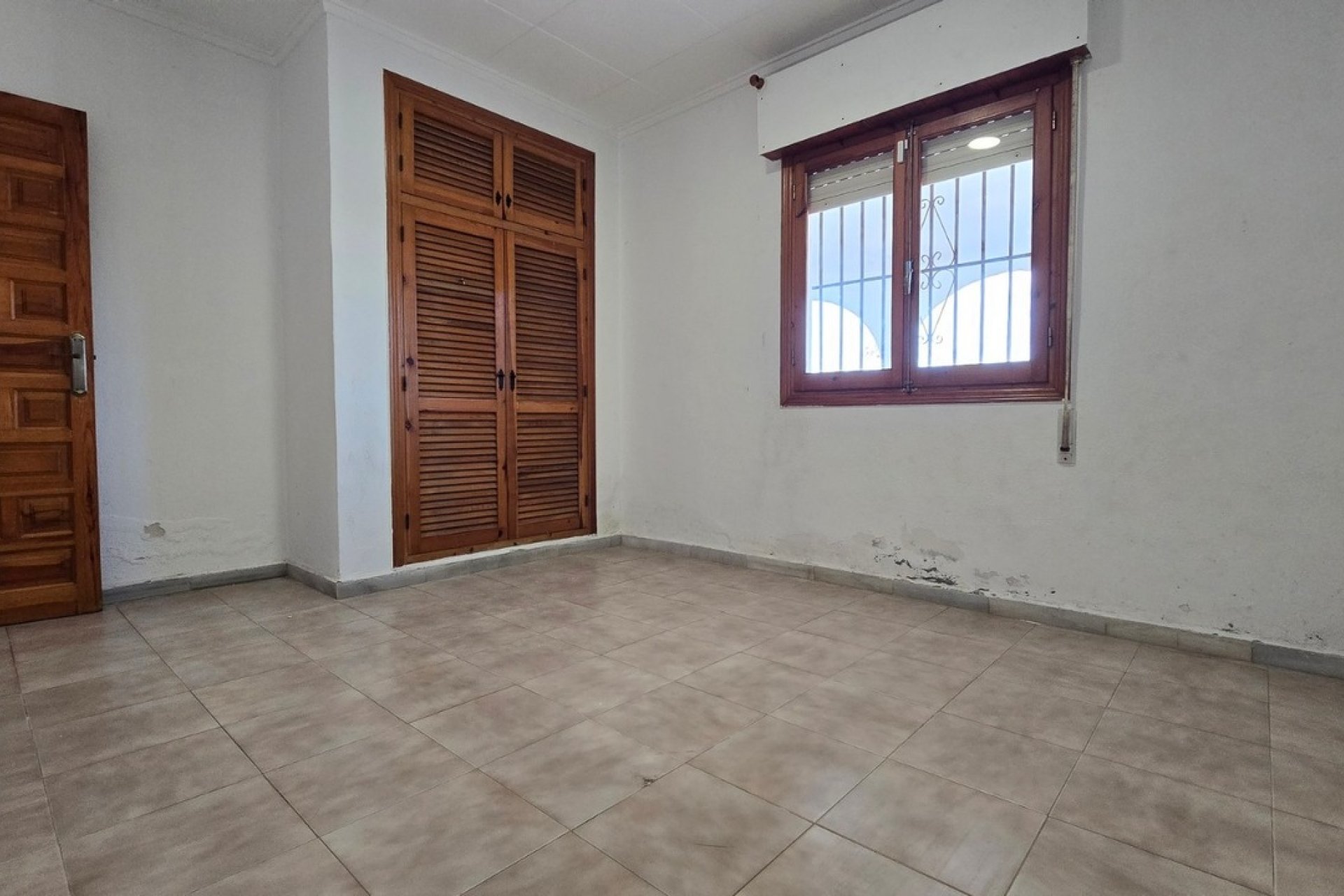 Resale - Villa - Torrevieja