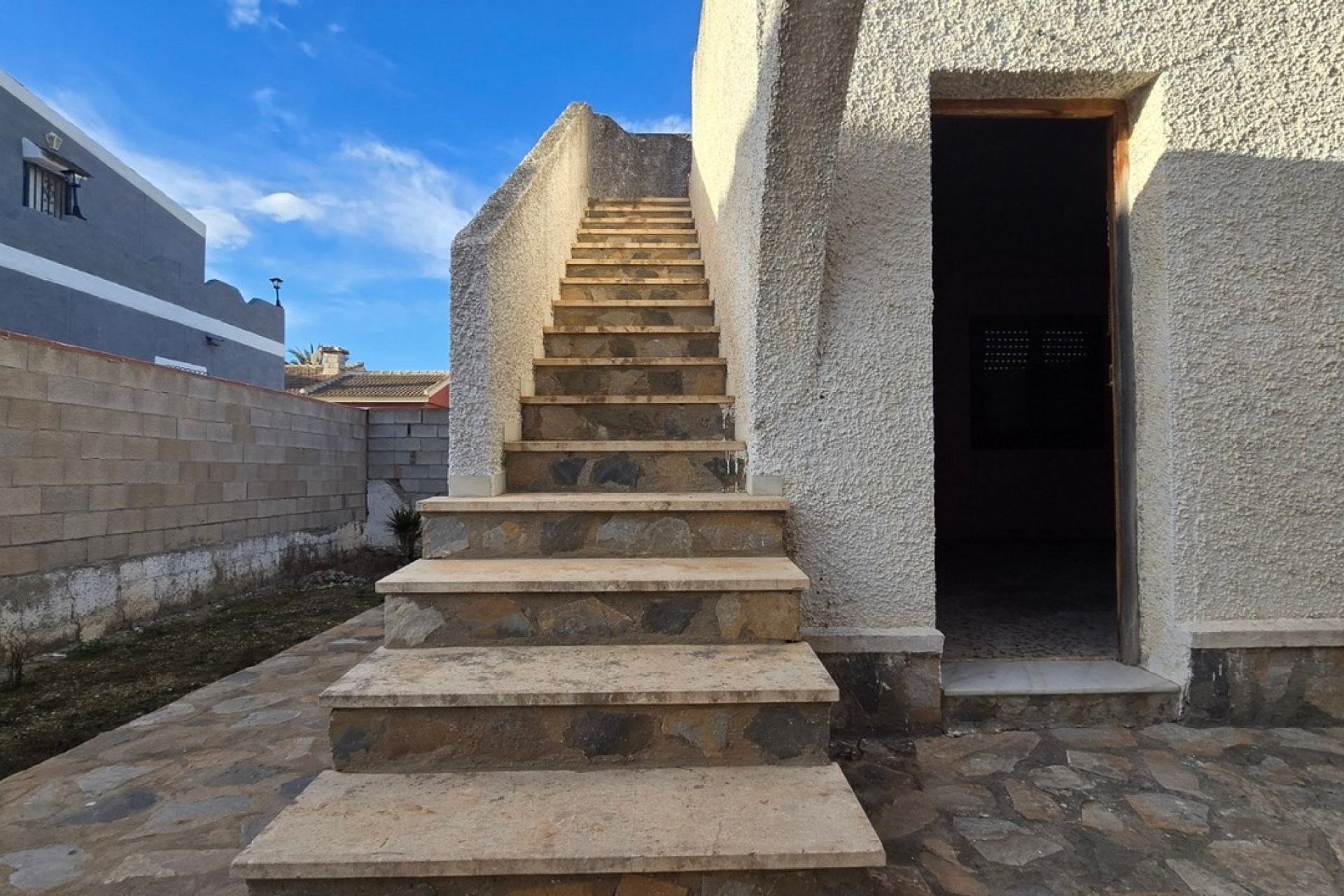 Resale - Villa - Torrevieja