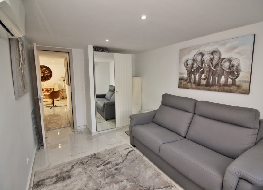 Resale - Villa - Villamartin - Villamartín