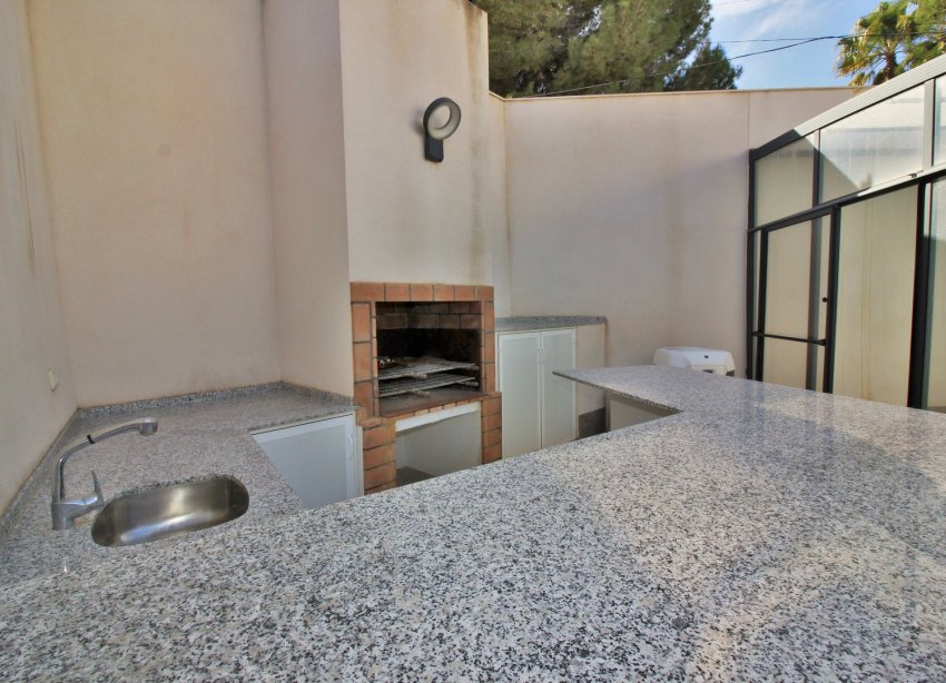 Resale - Villa - Villamartin - Villamartín