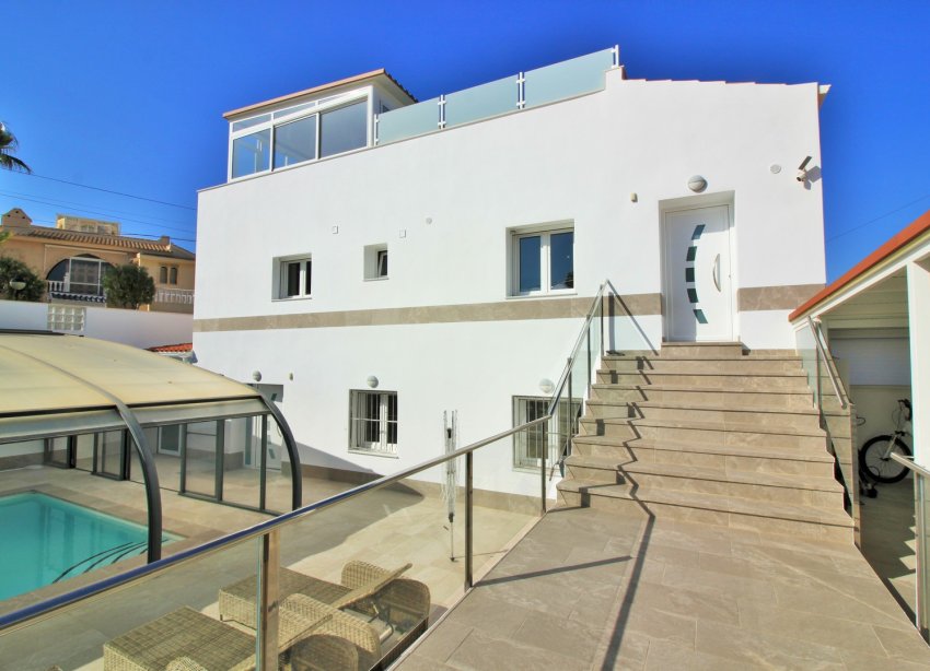 Resale - Villa - Villamartin - Villamartín