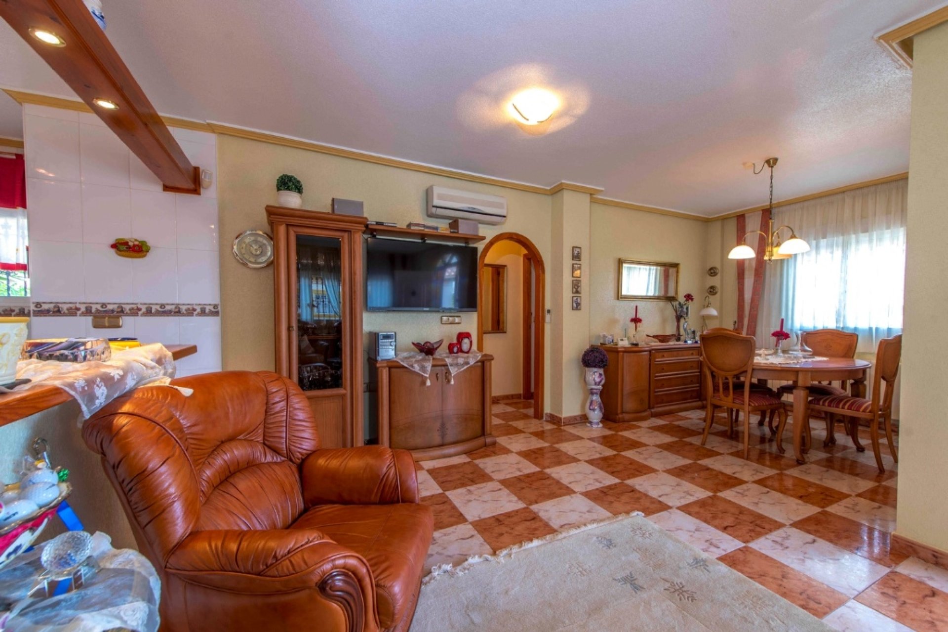 Resale - Villa - Villamartin