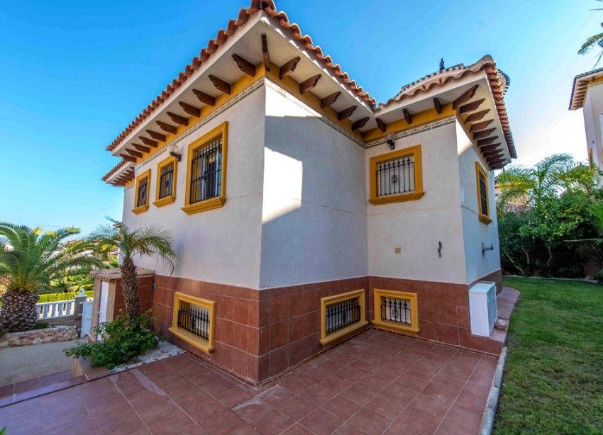 Resale - Villa - Villamartin