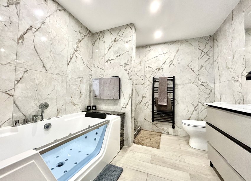 Reventa - Adosado - San Miguel de Salinas