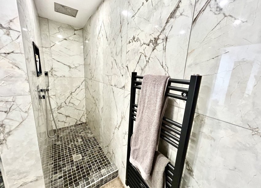 Reventa - Adosado - San Miguel de Salinas