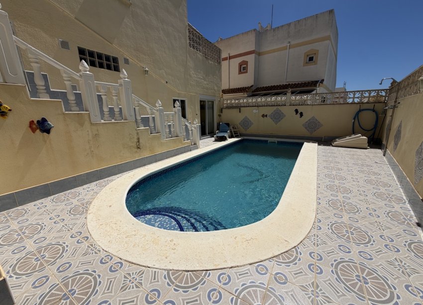 Reventa - Adosado - San Miguel de Salinas
