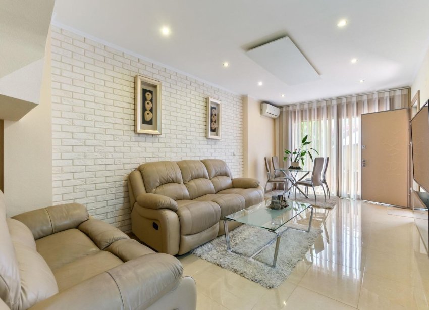 Reventa - Adosado - Torrevieja - Aguas Nuevas