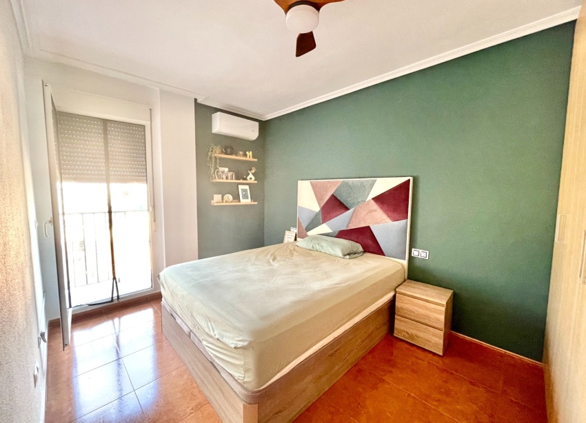 Reventa - Apartamento / Dúplex - Catral - pueblo