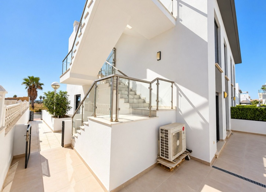 Reventa - Apartamento / Dúplex - Ciudad Quesada