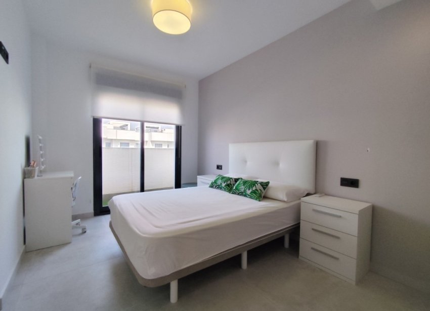 Reventa - Apartamento / Dúplex - El Raso