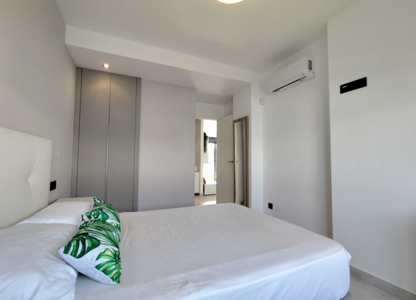 Reventa - Apartamento / Dúplex - El Raso