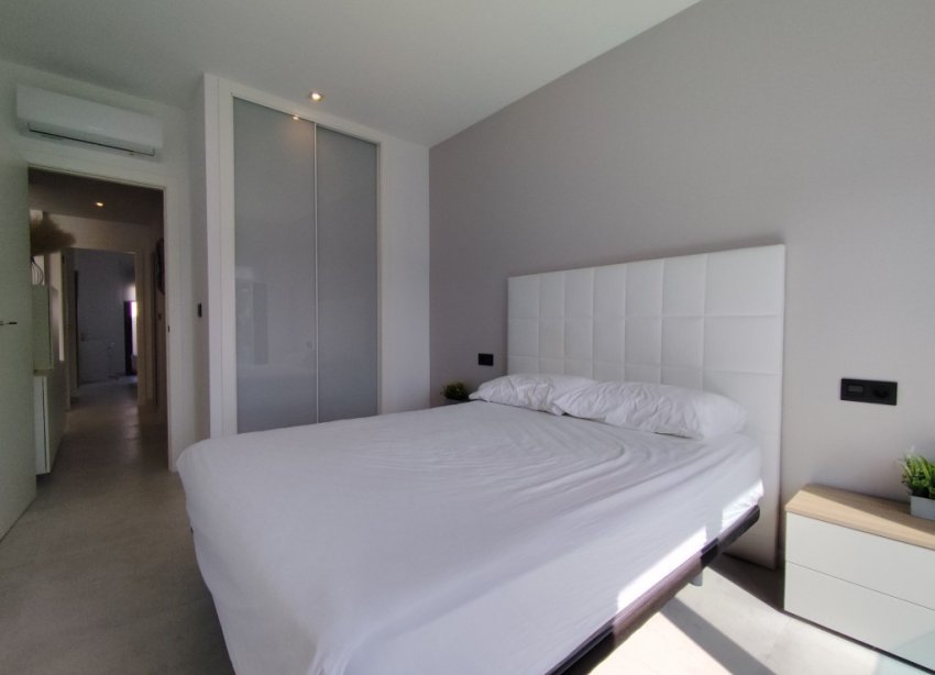 Reventa - Apartamento / Dúplex - El Raso