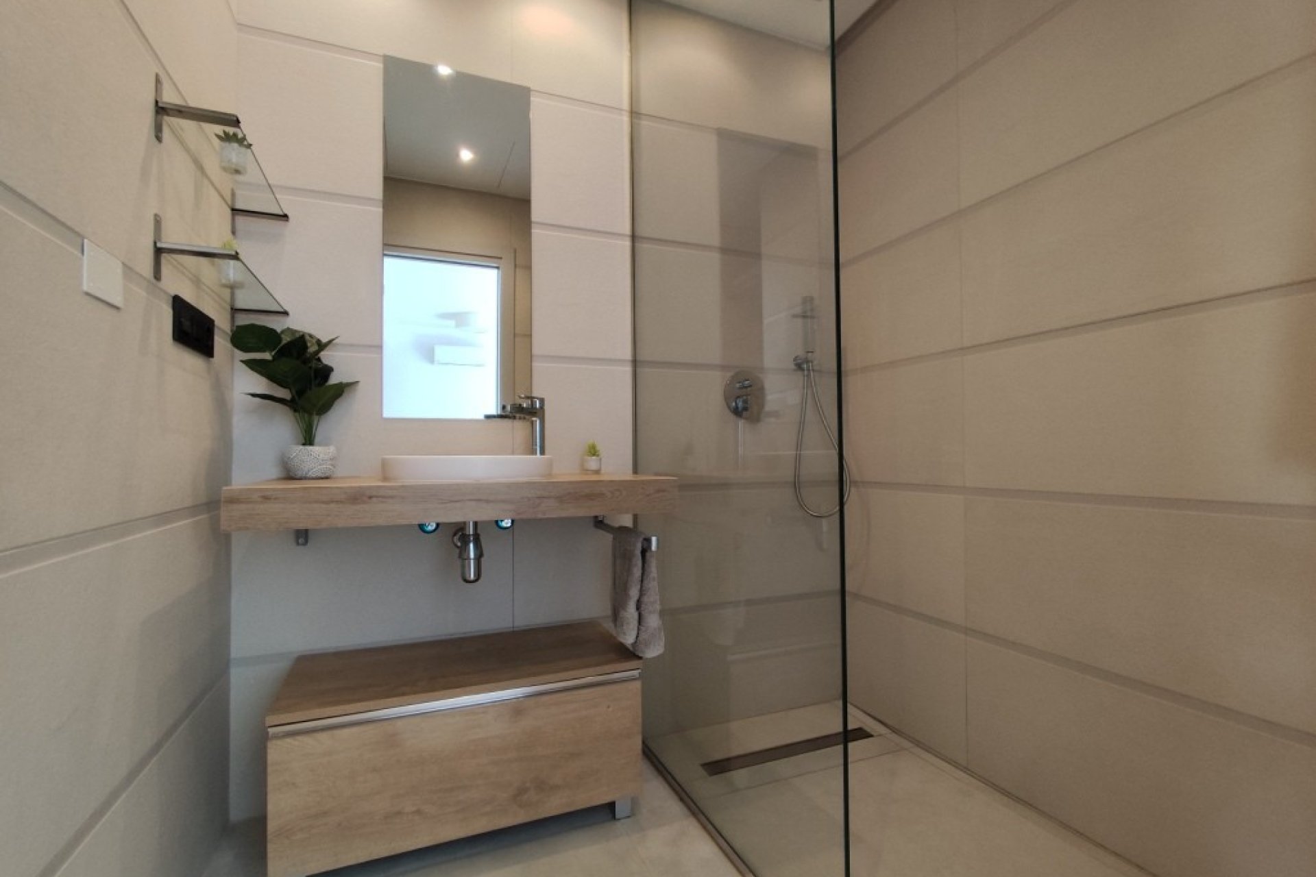Reventa - Apartamento / Dúplex - El Raso