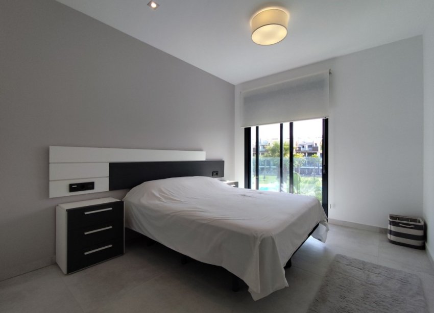 Reventa - Apartamento / Dúplex - El Raso