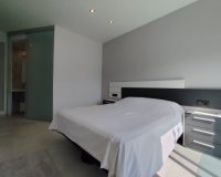 Reventa - Apartamento / Dúplex - El Raso