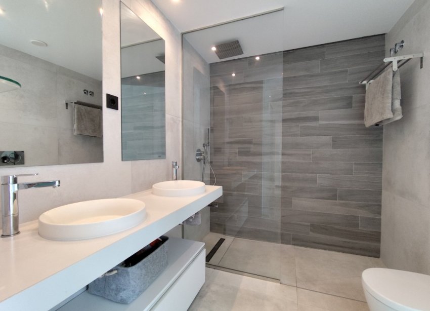 Reventa - Apartamento / Dúplex - El Raso