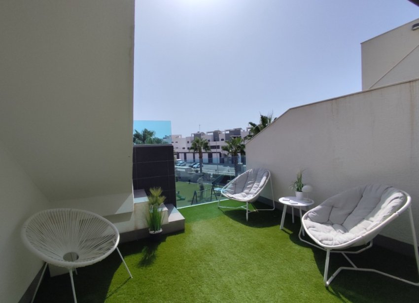 Reventa - Apartamento / Dúplex - El Raso