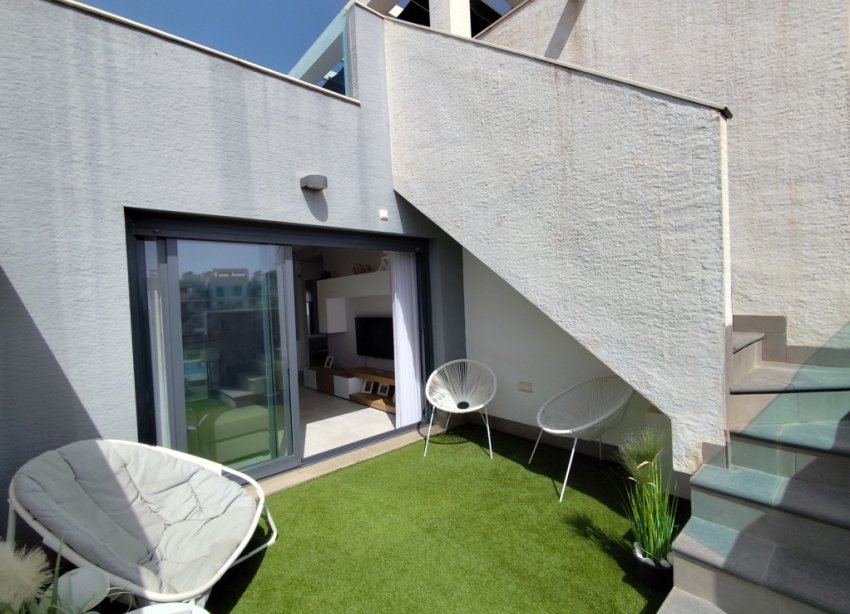Reventa - Apartamento / Dúplex - El Raso
