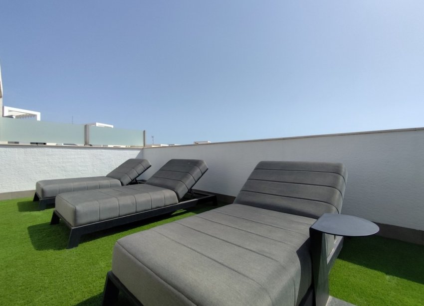 Reventa - Apartamento / Dúplex - El Raso