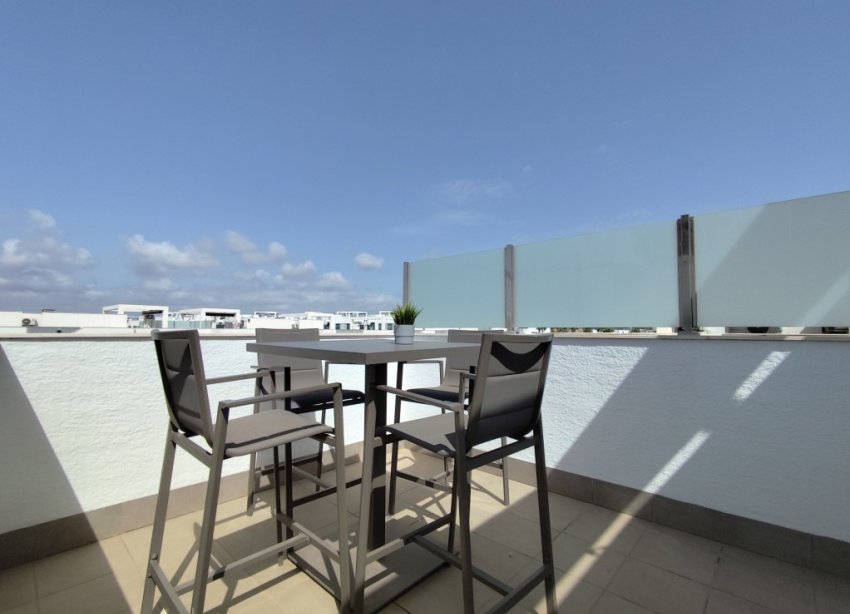 Reventa - Apartamento / Dúplex - El Raso