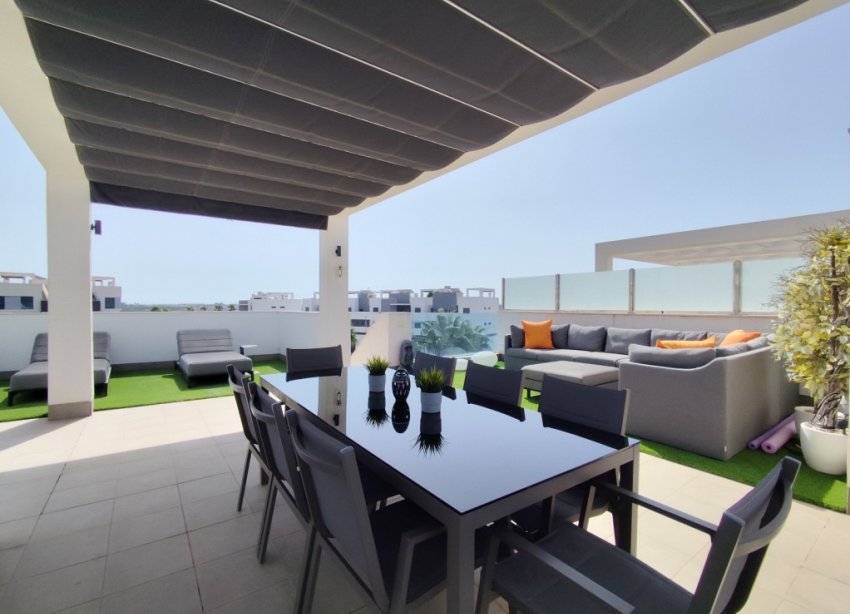 Reventa - Apartamento / Dúplex - El Raso