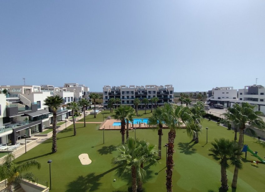 Reventa - Apartamento / Dúplex - El Raso
