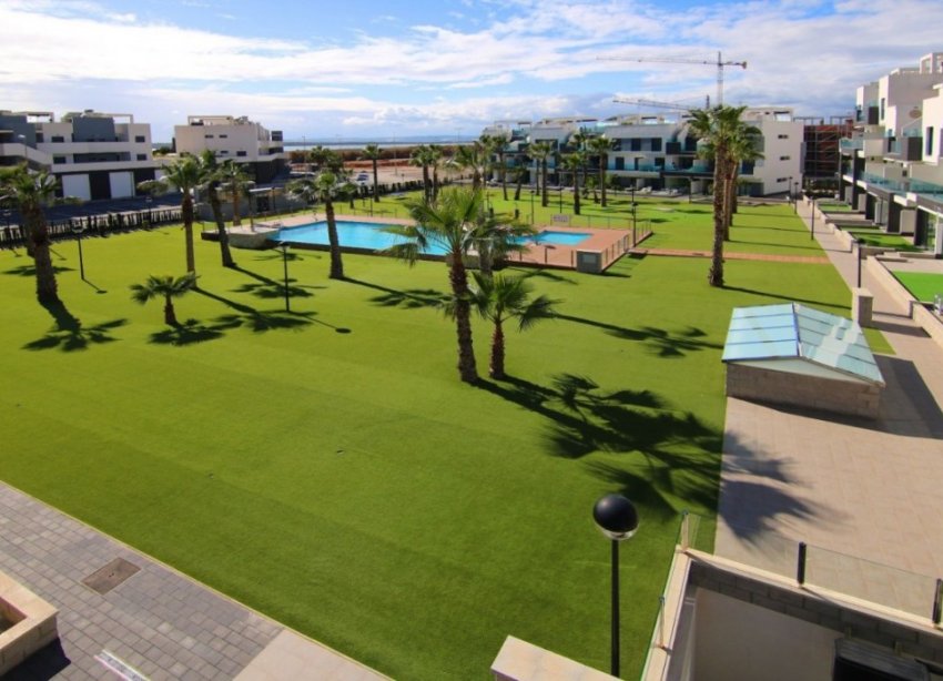 Reventa - Apartamento / Dúplex - El Raso