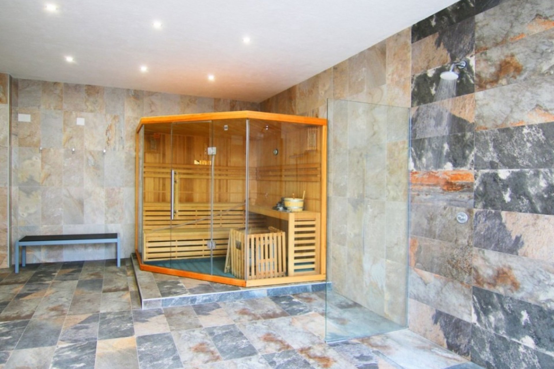 Reventa - Apartamento / Dúplex - El Raso