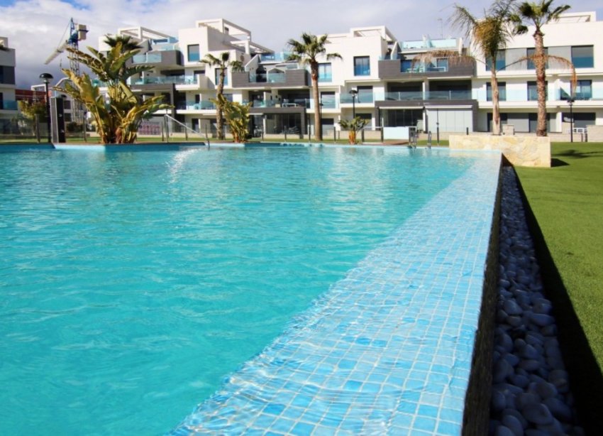 Reventa - Apartamento / Dúplex - El Raso