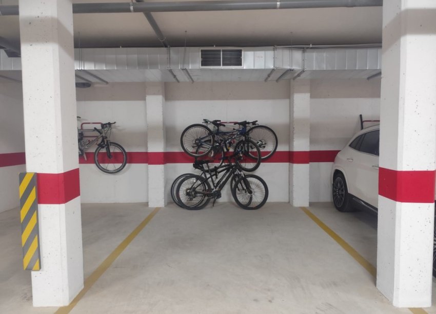 Reventa - Apartamento / Dúplex - El Raso
