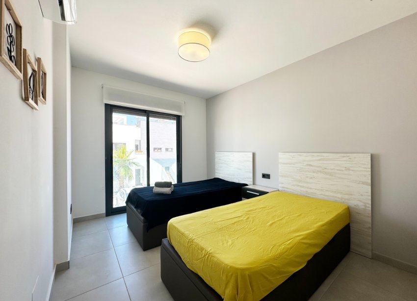Reventa - Apartamento / Dúplex - Guardamar del Segura - El Raso
